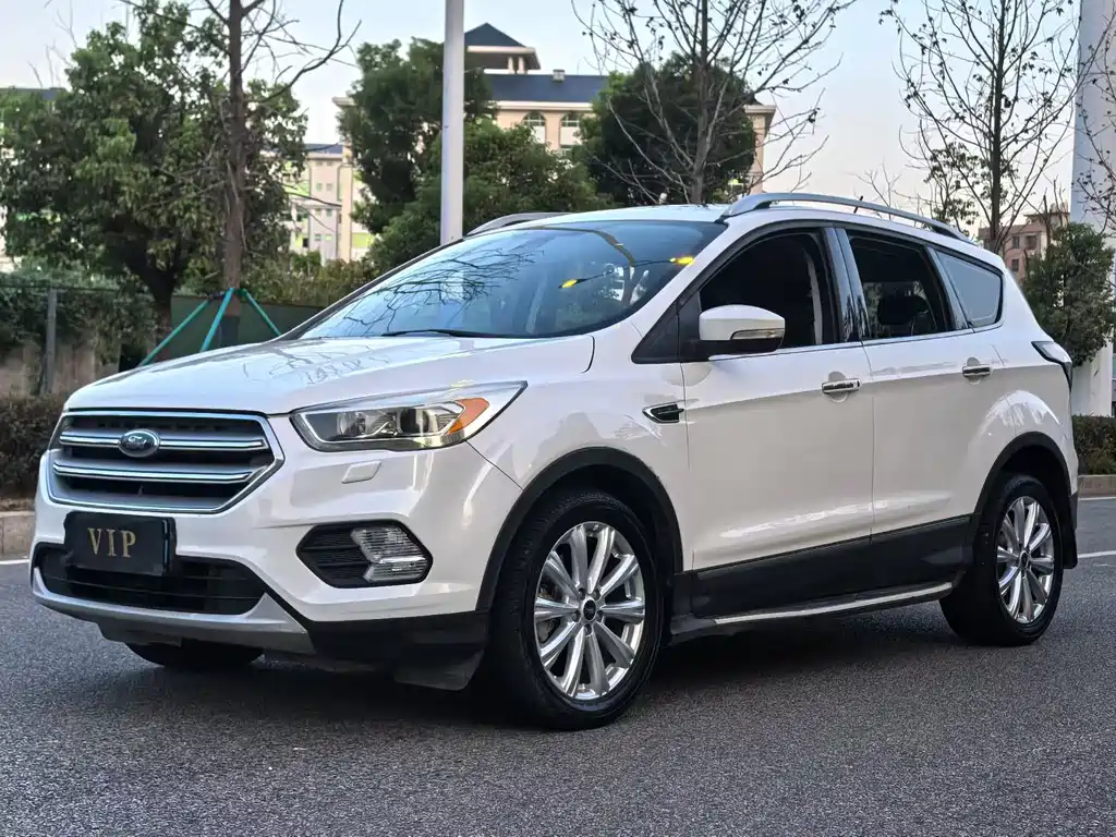 Ford Kuga — фото 3