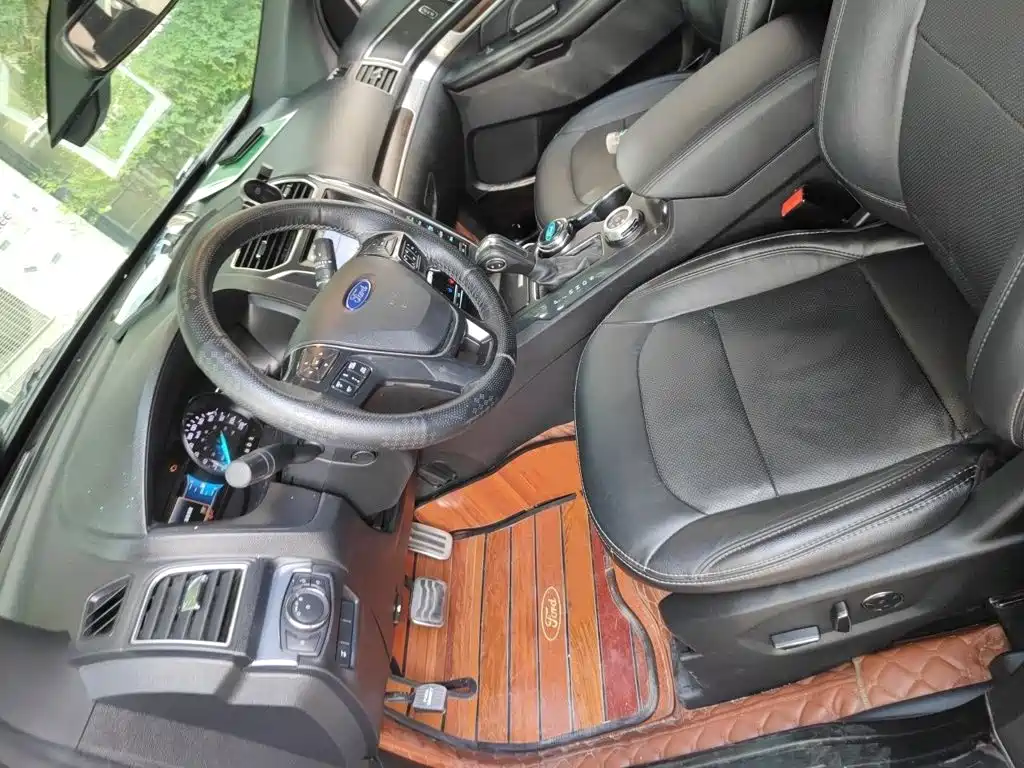 Ford Explorer (Import) — фото 8