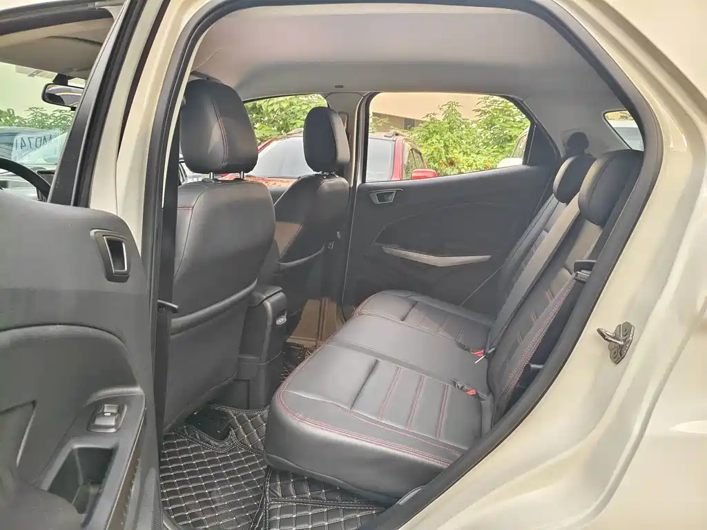 Ford Ecosport — фото 6