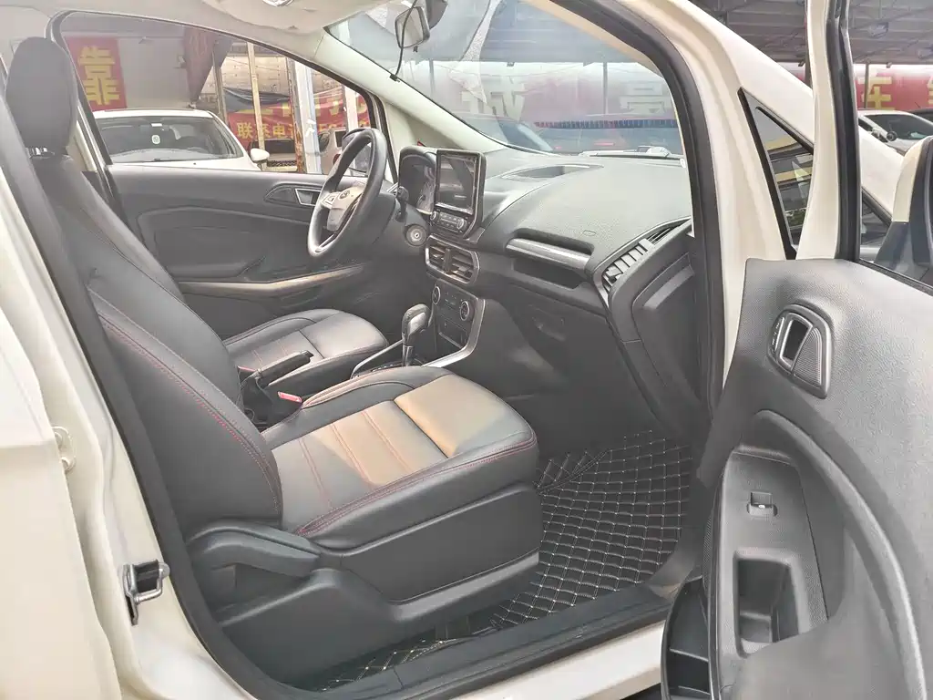 Ford Ecosport — фото 7