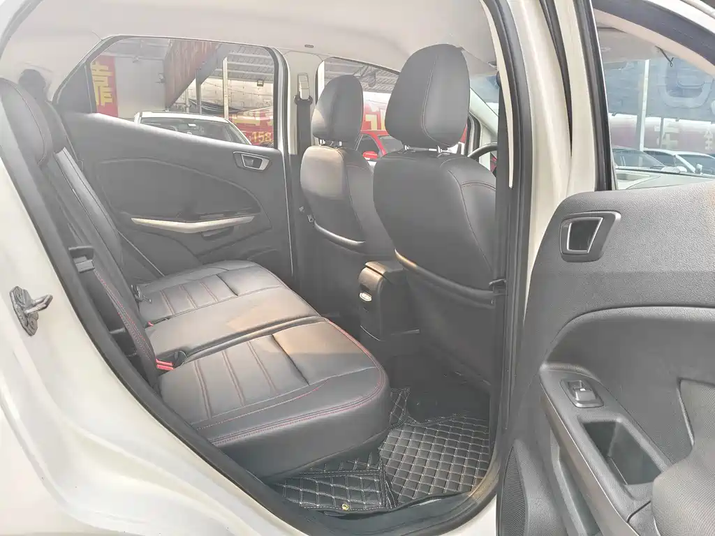 Ford Ecosport — фото 8