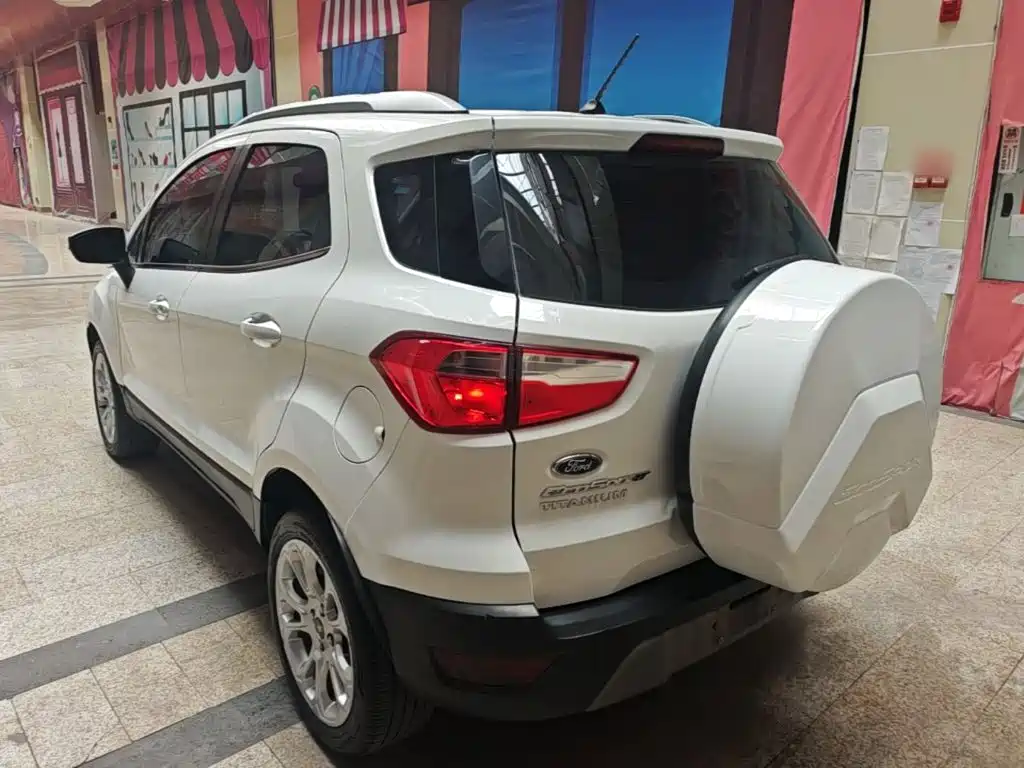 Ford Ecosport — фото 5