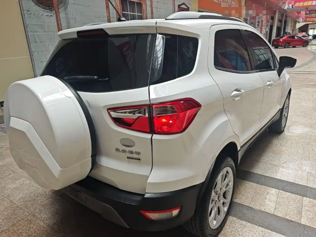 Ford Ecosport — фото 7