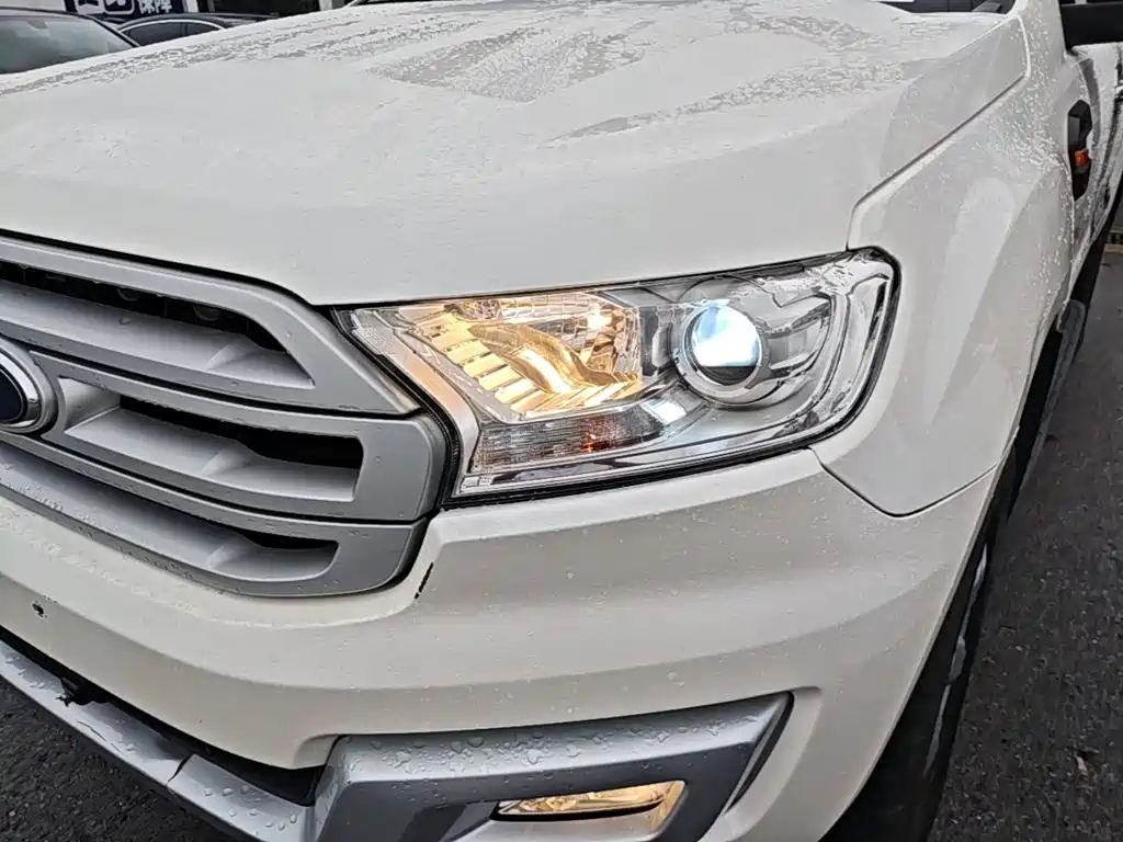Ford Everest — фото 24