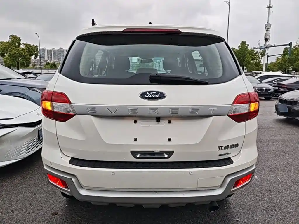 Ford Everest — фото 6