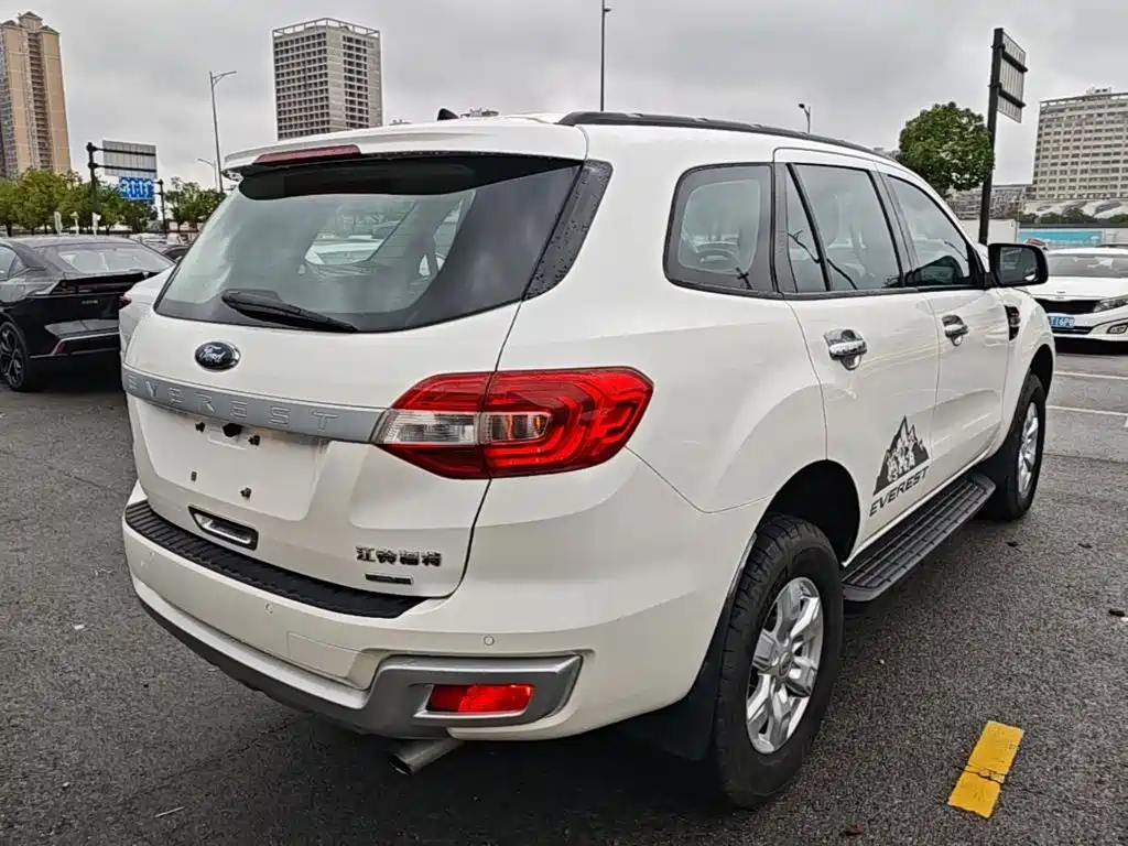 Ford Everest — фото 7
