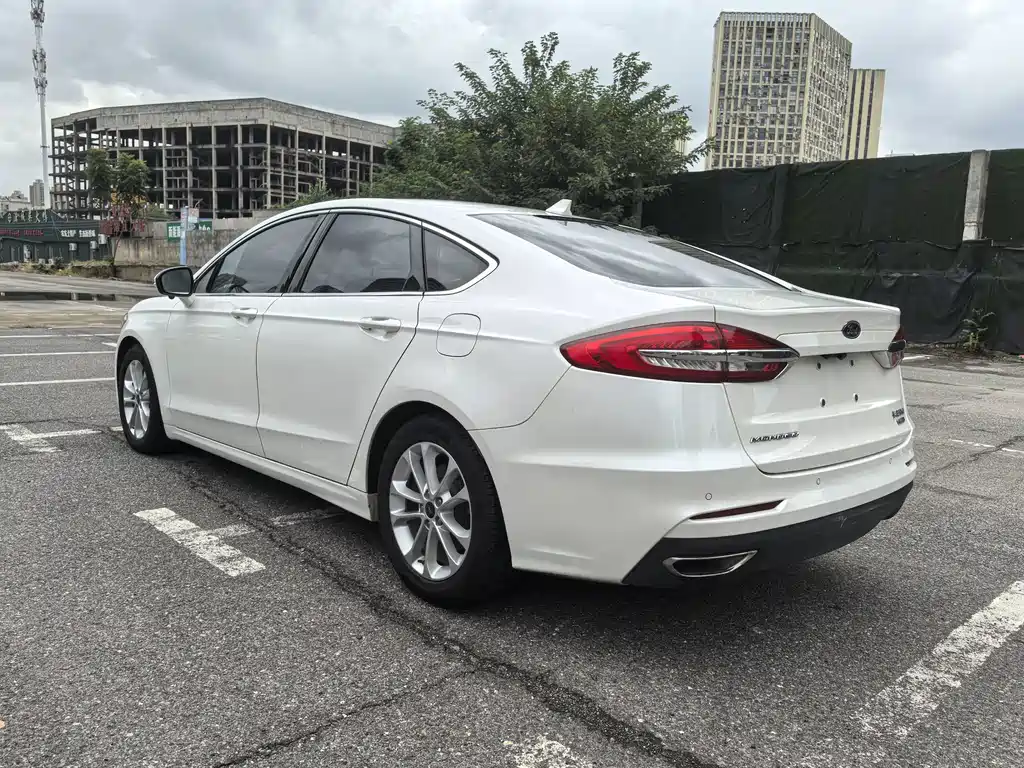 Ford Mondeo — фото 4