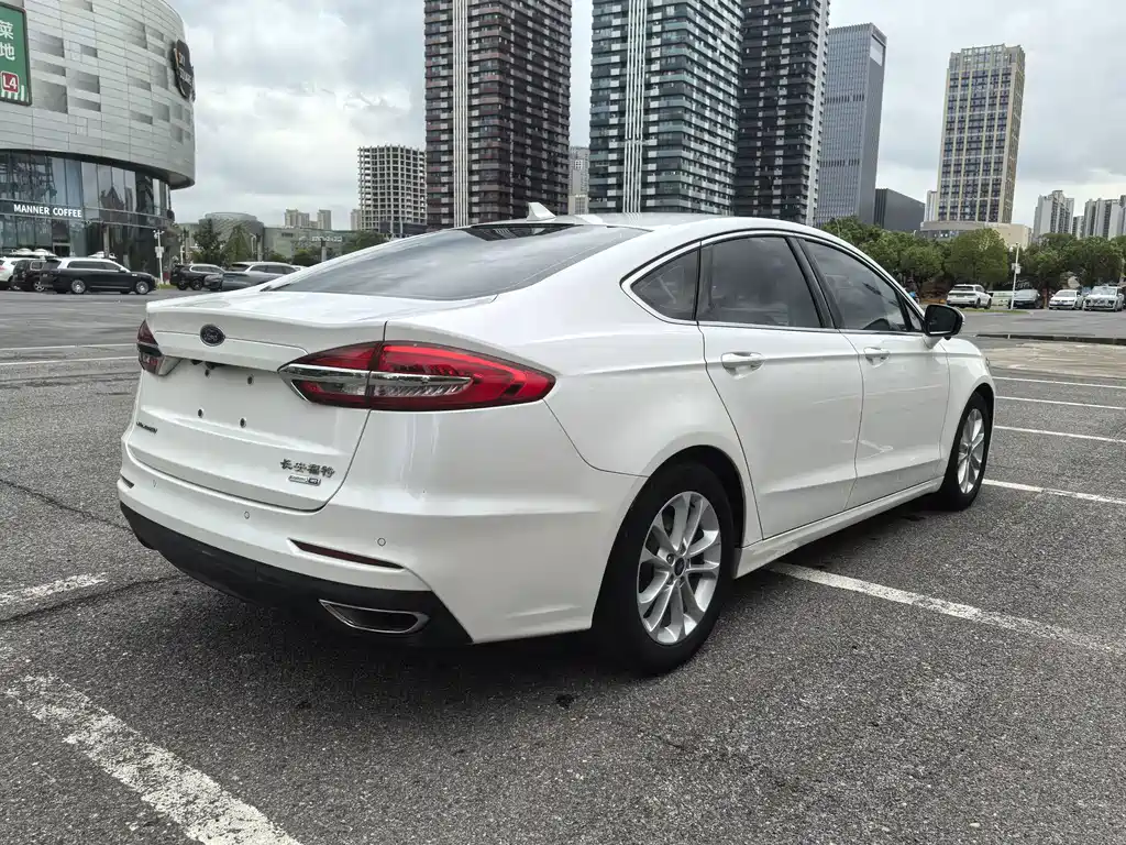 Ford Mondeo — фото 6