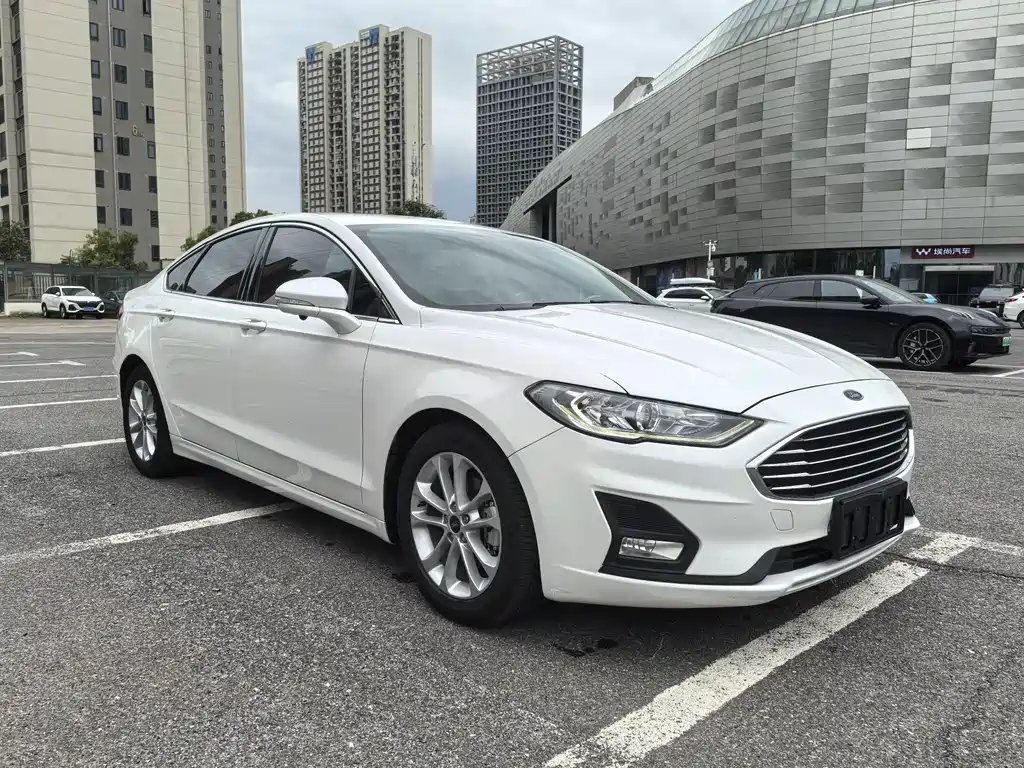 Ford Mondeo — фото 8