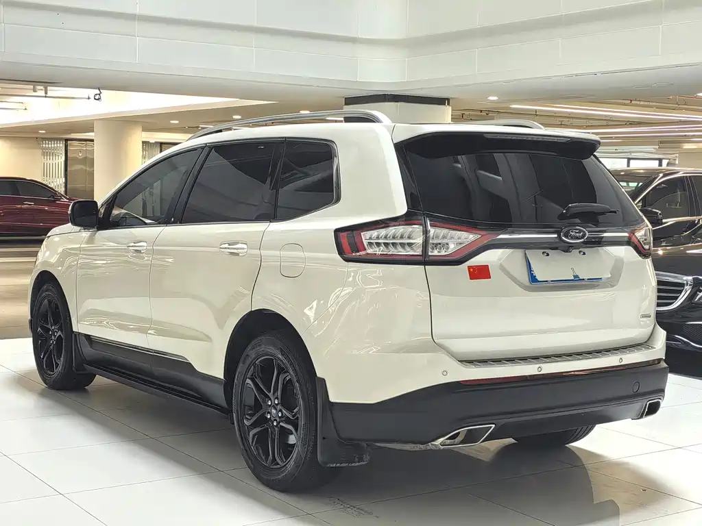 Ford Edge — фото 9
