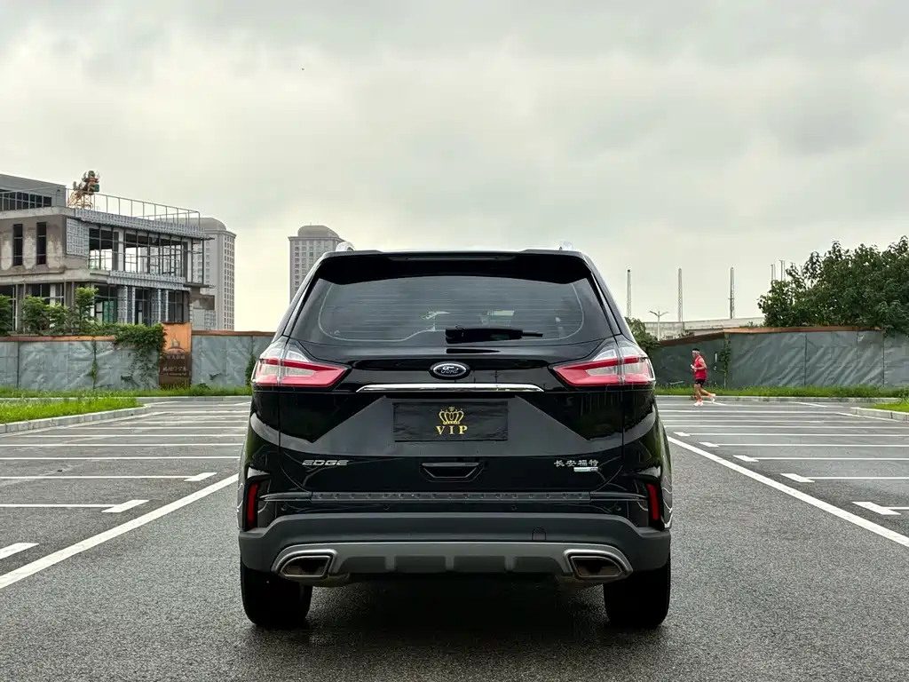 Ford Edge — фото 6