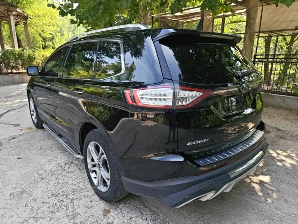 Ford Edge — фото 5
