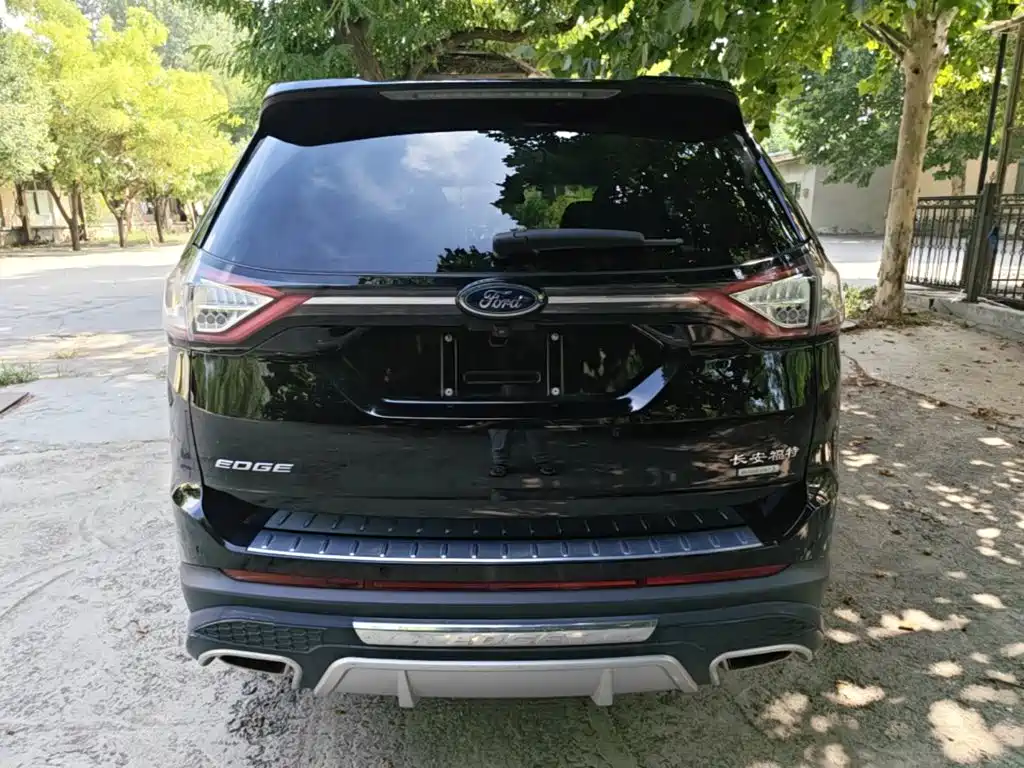 Ford Edge — фото 6