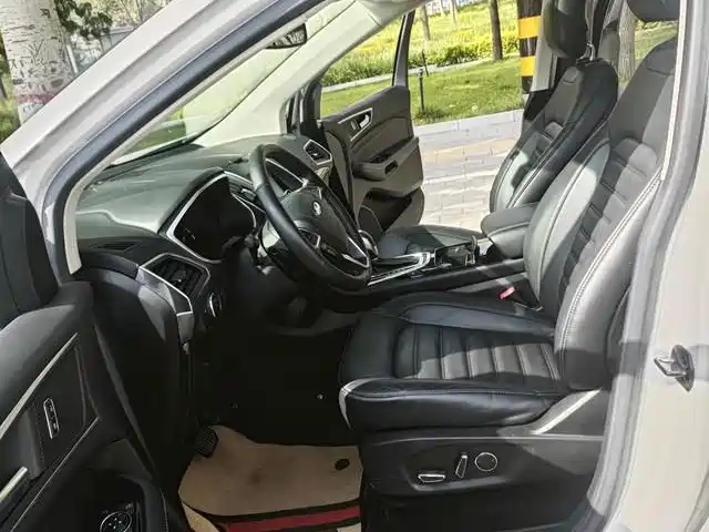 Ford Edge — фото 7