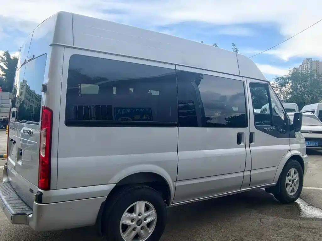 Ford Transit Custom — фото 9