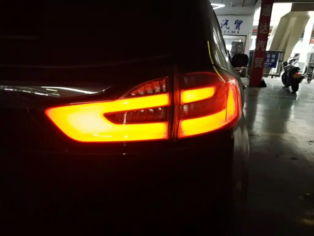 Ford Edge — фото 8