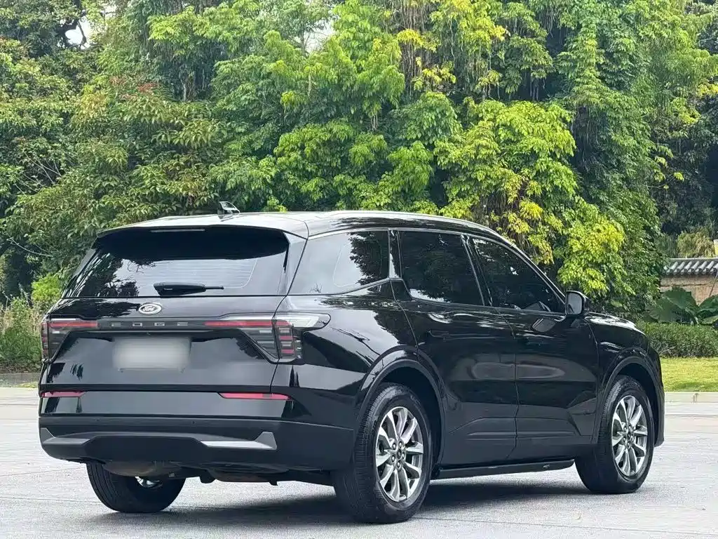 Ford Edge — фото 7