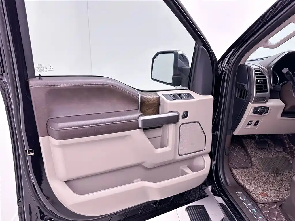 Ford F-150 Raptor — фото 10