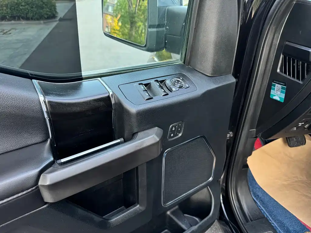 Ford F-150 Raptor — фото 10