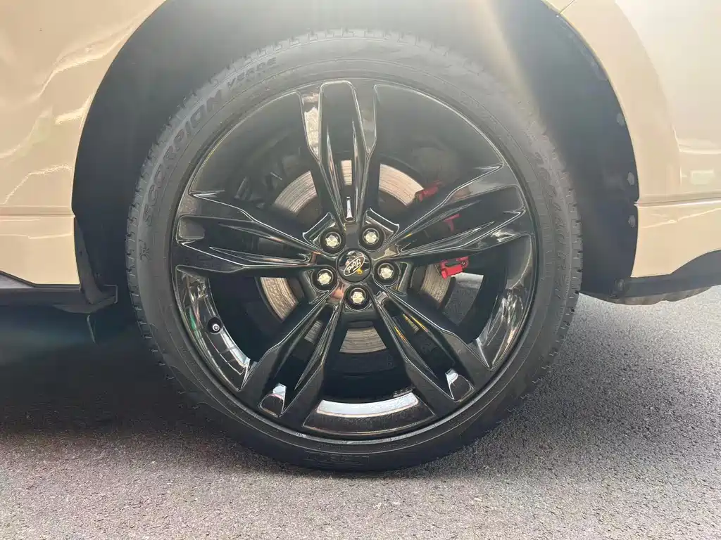 Ford Edge — фото 17