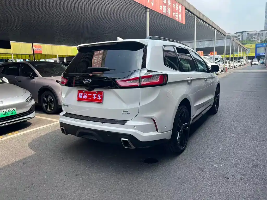 Ford Edge — фото 18