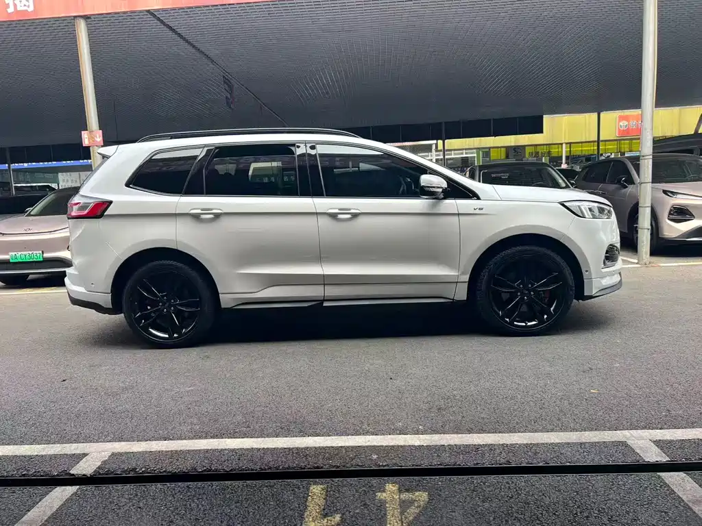 Ford Edge — фото 4
