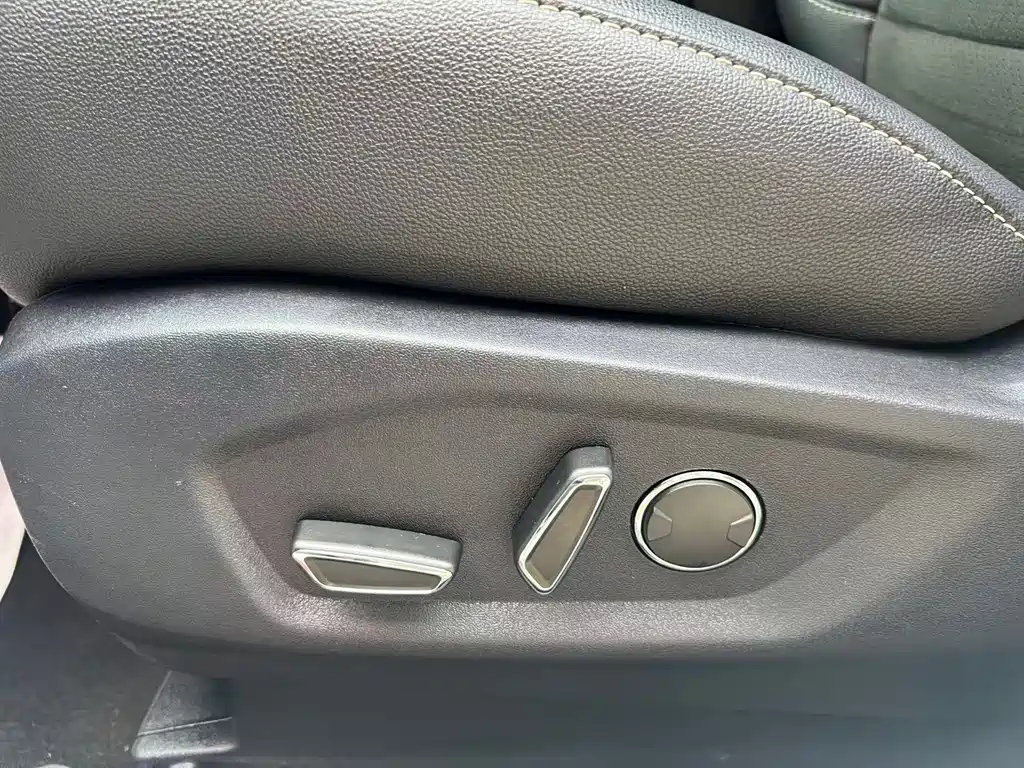 Ford Edge — фото 10