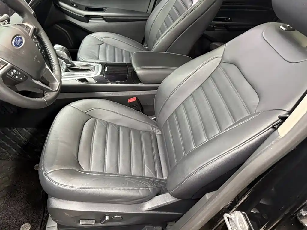Ford Edge — фото 14