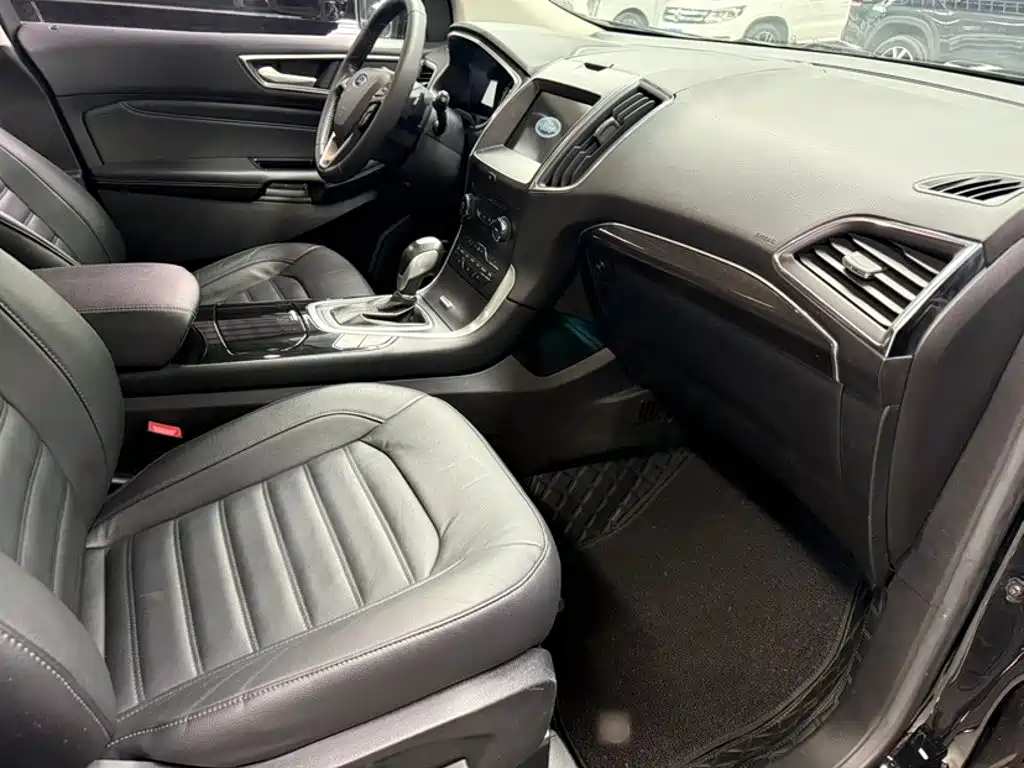Ford Edge — фото 10