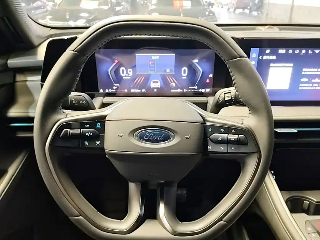 Ford Edge — фото 11