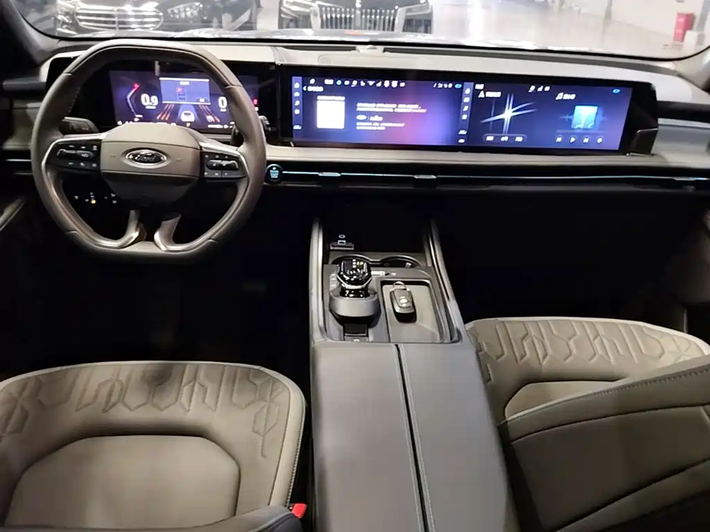 Ford Edge — фото 10