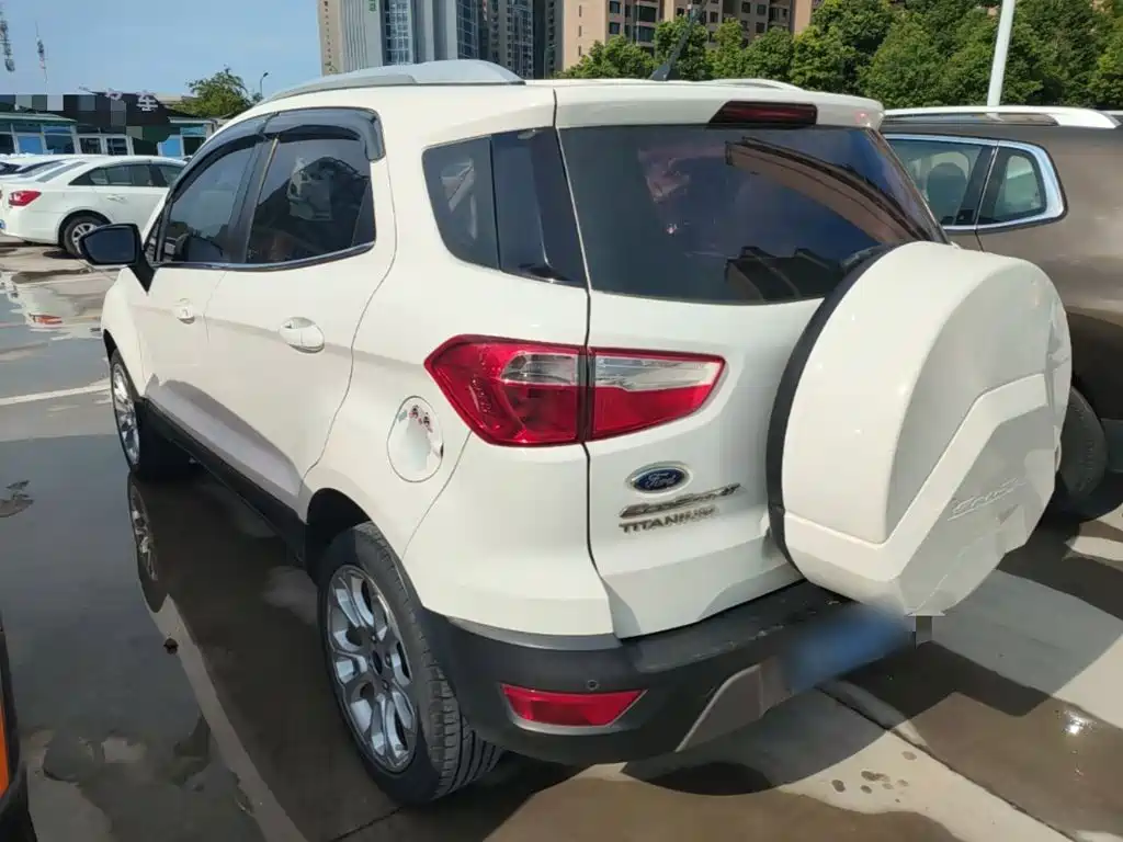 Ford Ecosport — фото 5