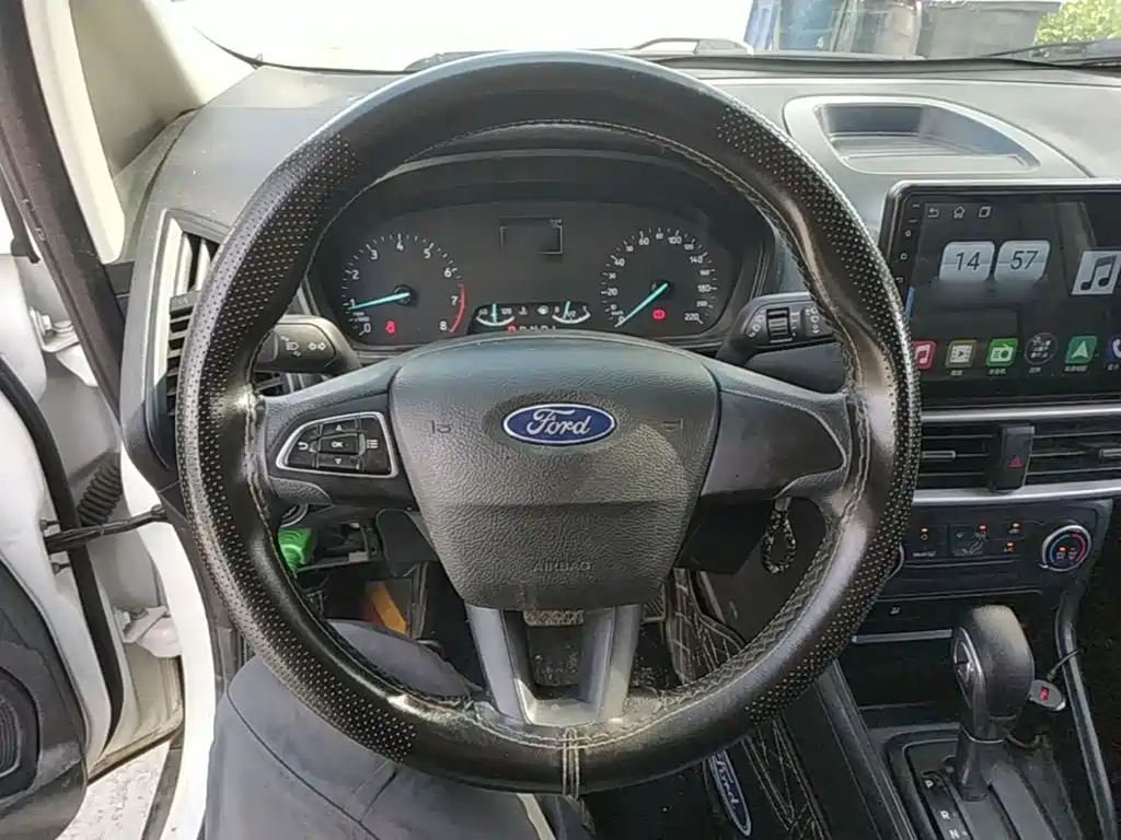 Ford Ecosport — фото 11