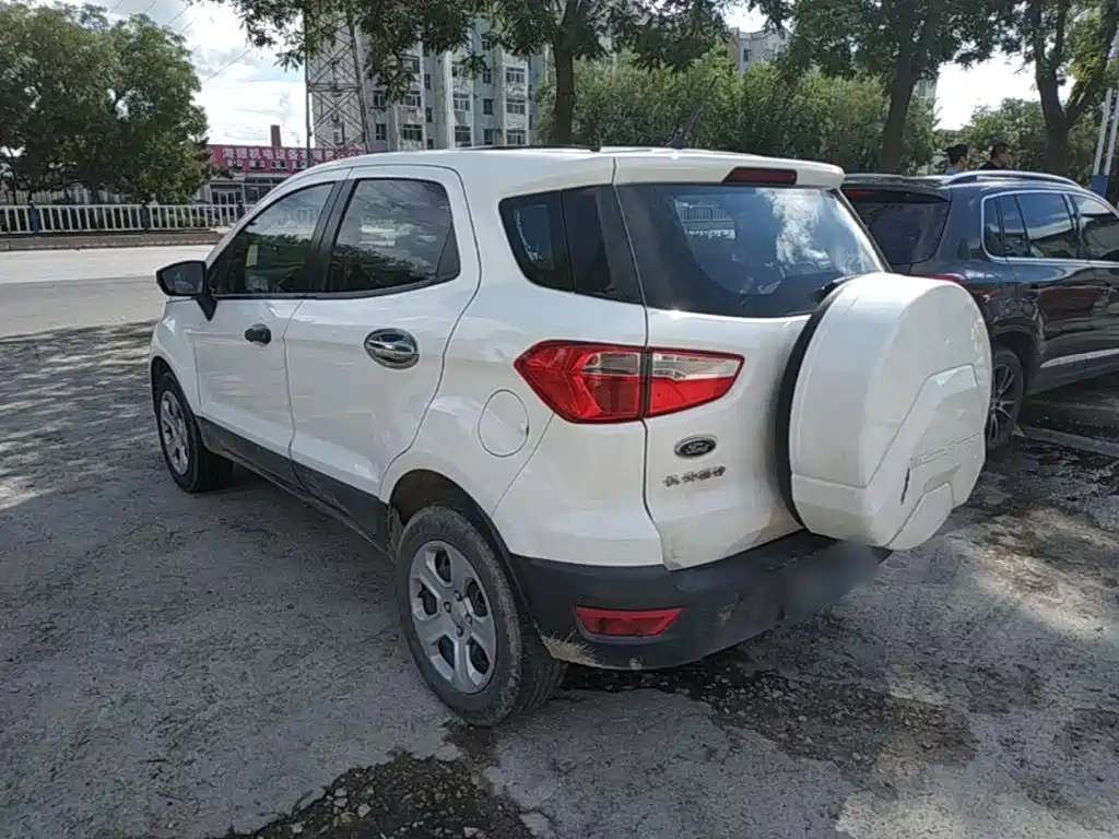 Ford Ecosport — фото 5