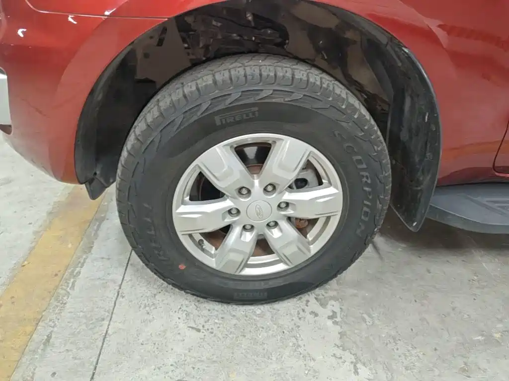 Ford Everest — фото 23