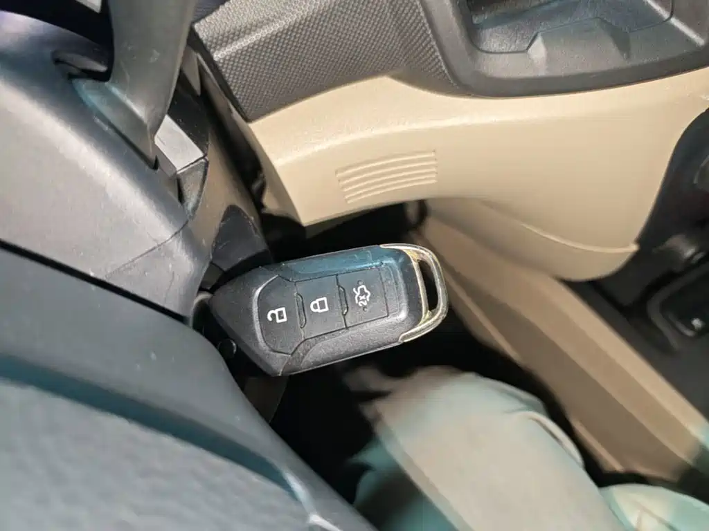Ford Everest — фото 9