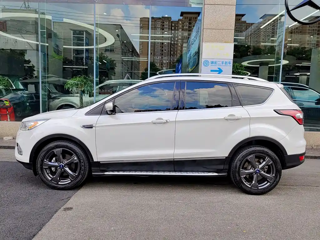 Ford Kuga — фото 3