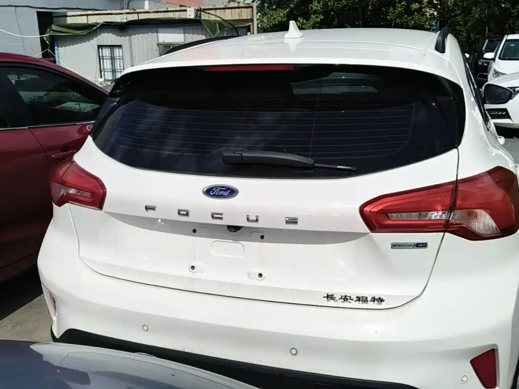 Ford Focus Active — фото 6