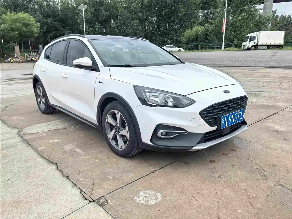 Ford Focus Active — фото 3