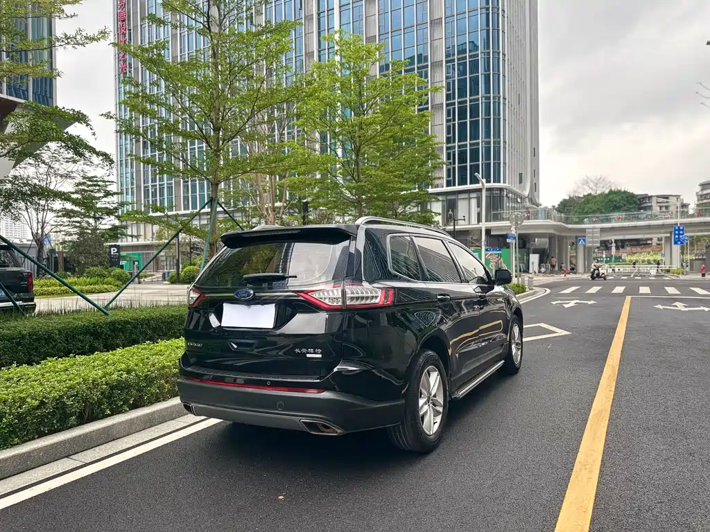 Ford Edge — фото 4