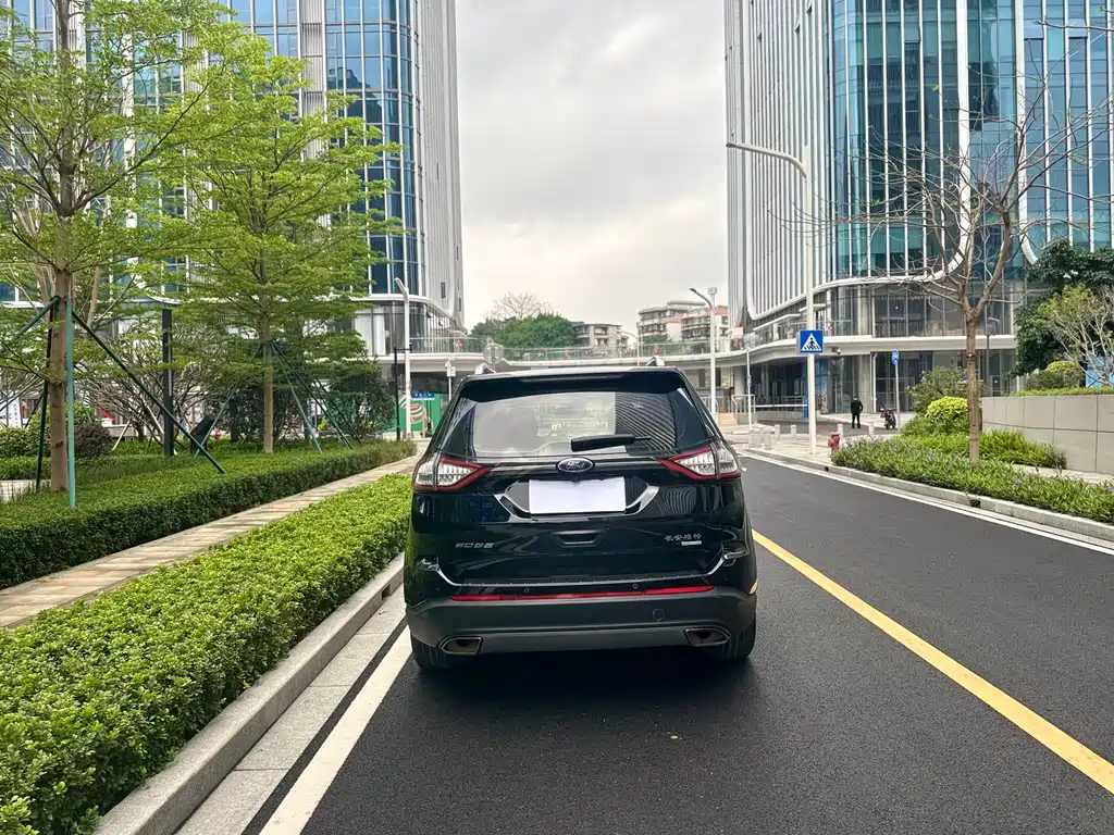 Ford Edge — фото 5