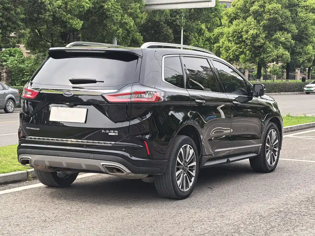 Ford Edge — фото 5