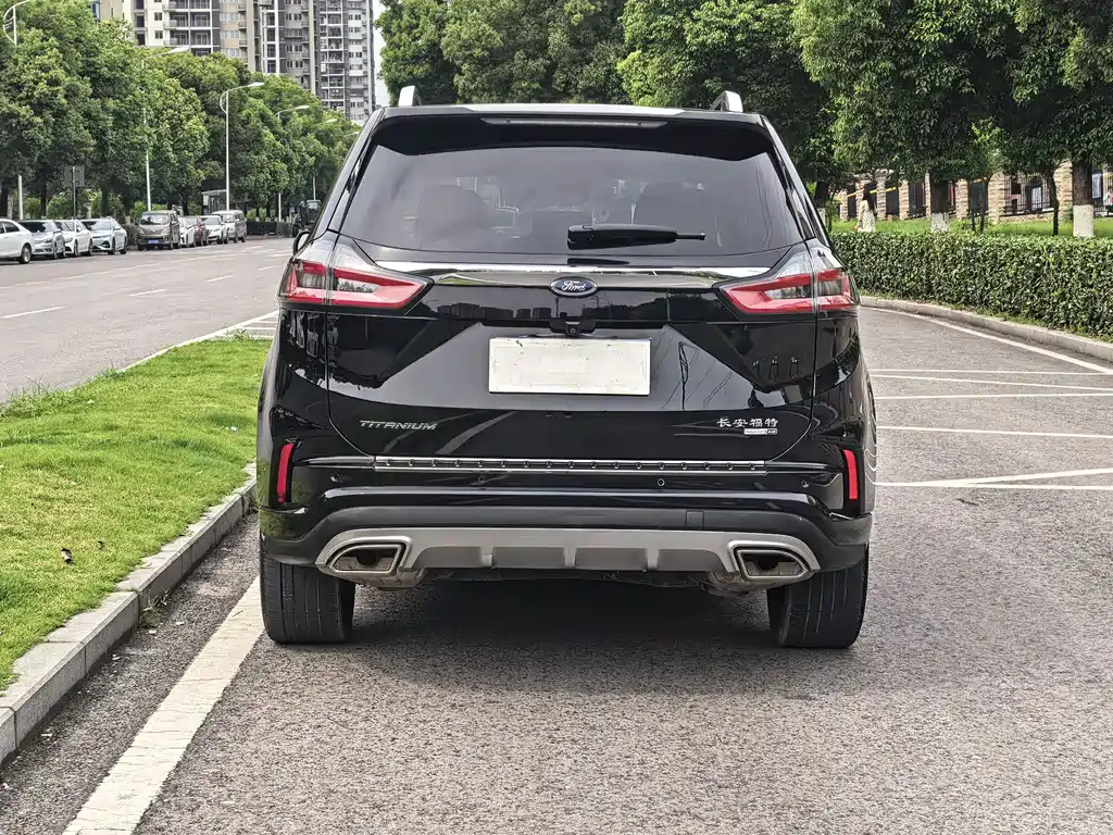 Ford Edge — фото 6