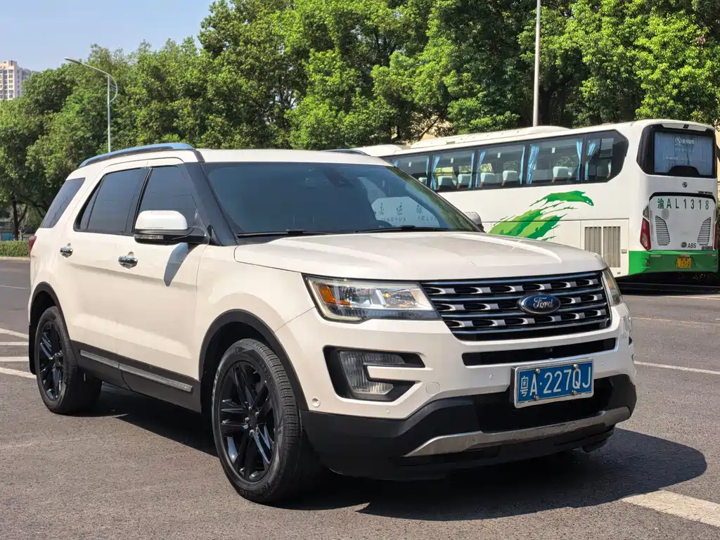 Ford Explorer (Import) — фото 3