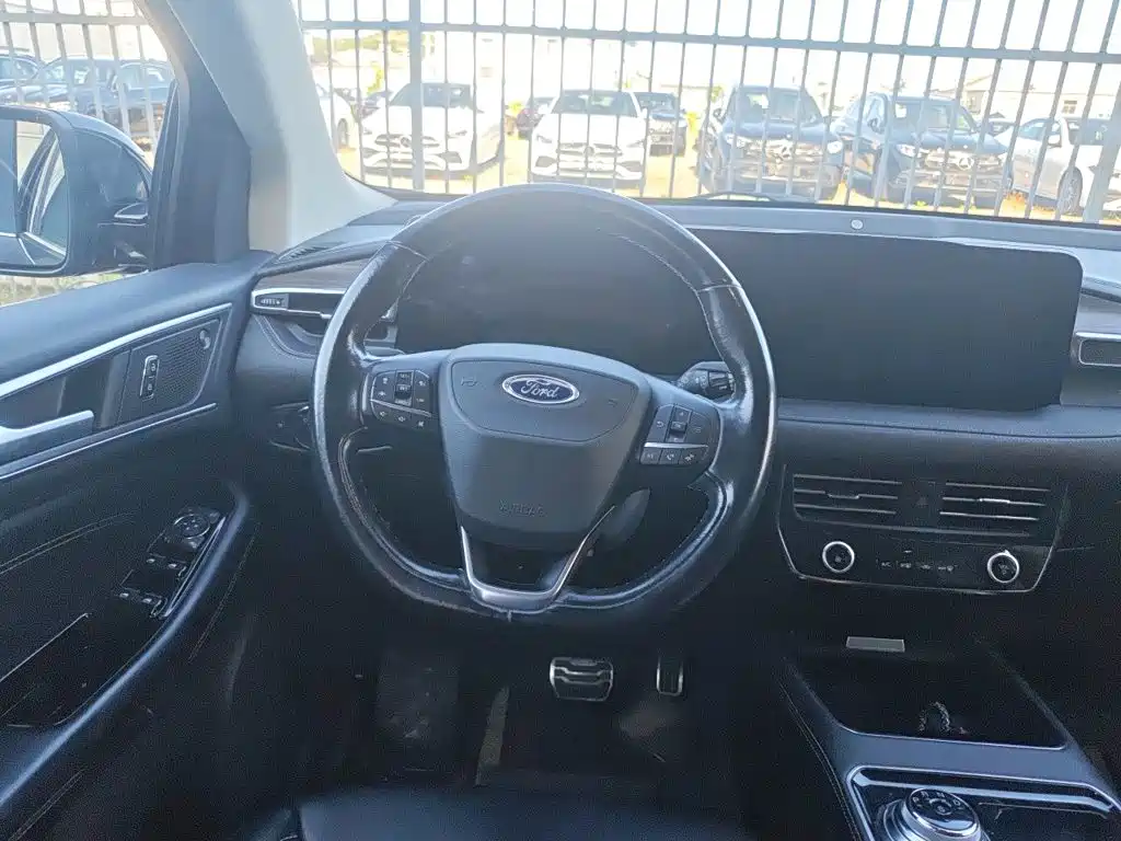 Ford Edge — фото 3