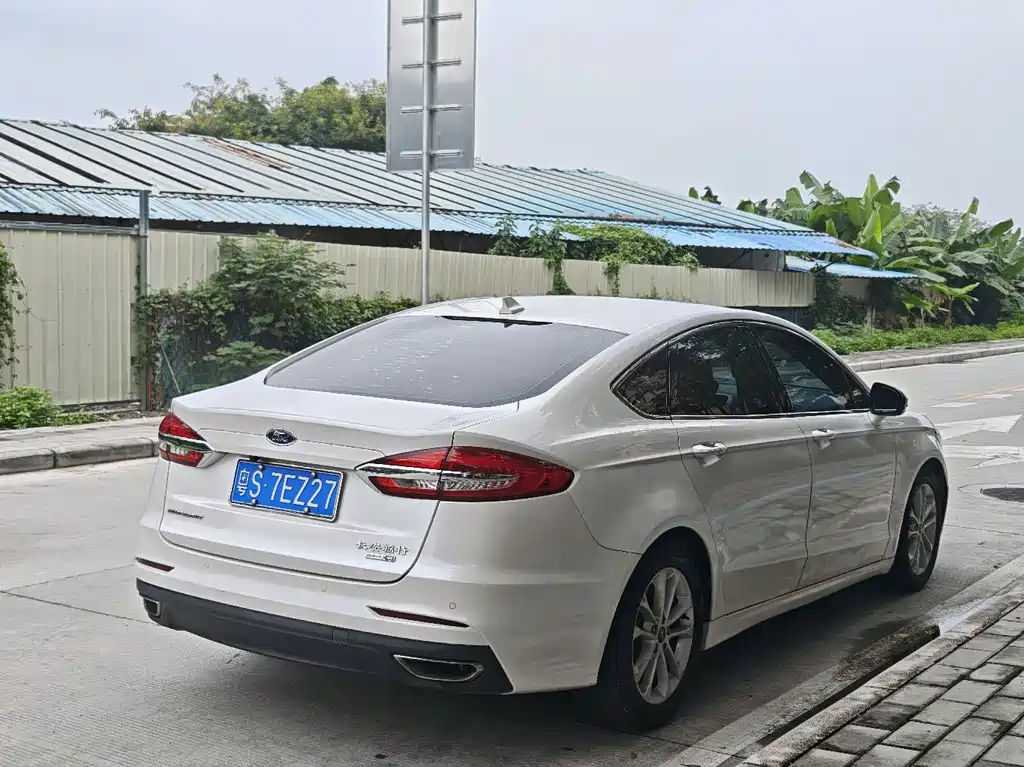 Ford Mondeo — фото 5