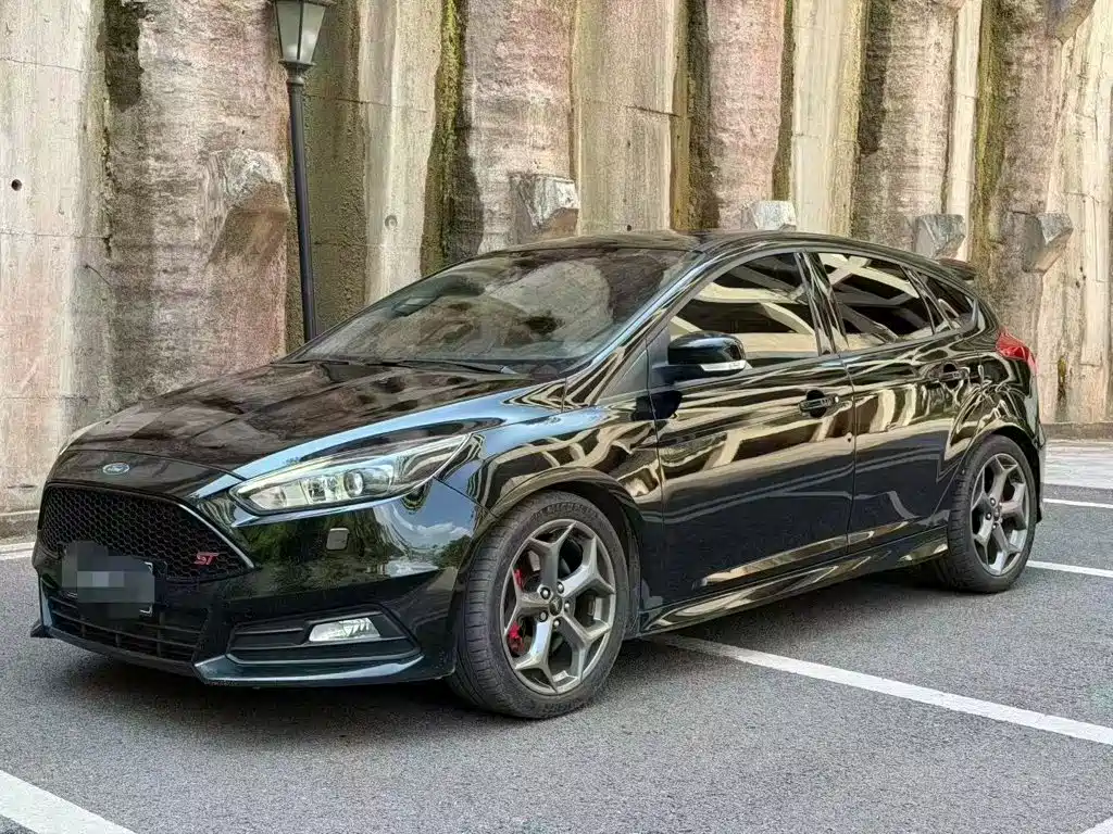 Ford Focus (Import) — фото 2