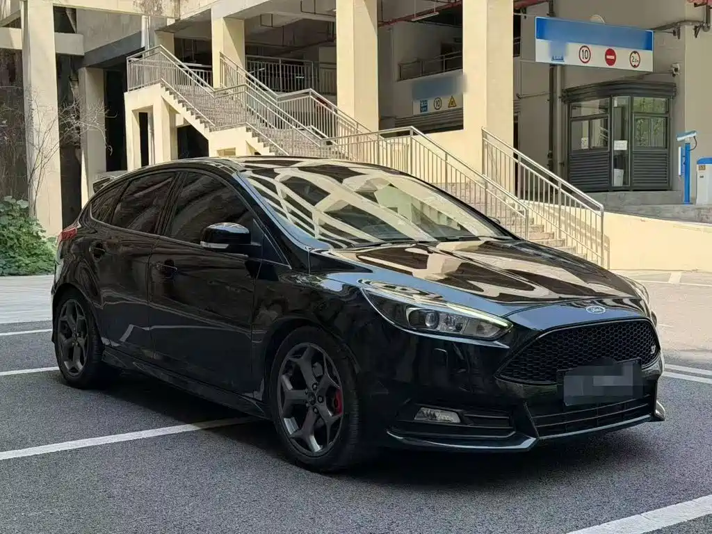 Ford Focus (Import) — фото 4
