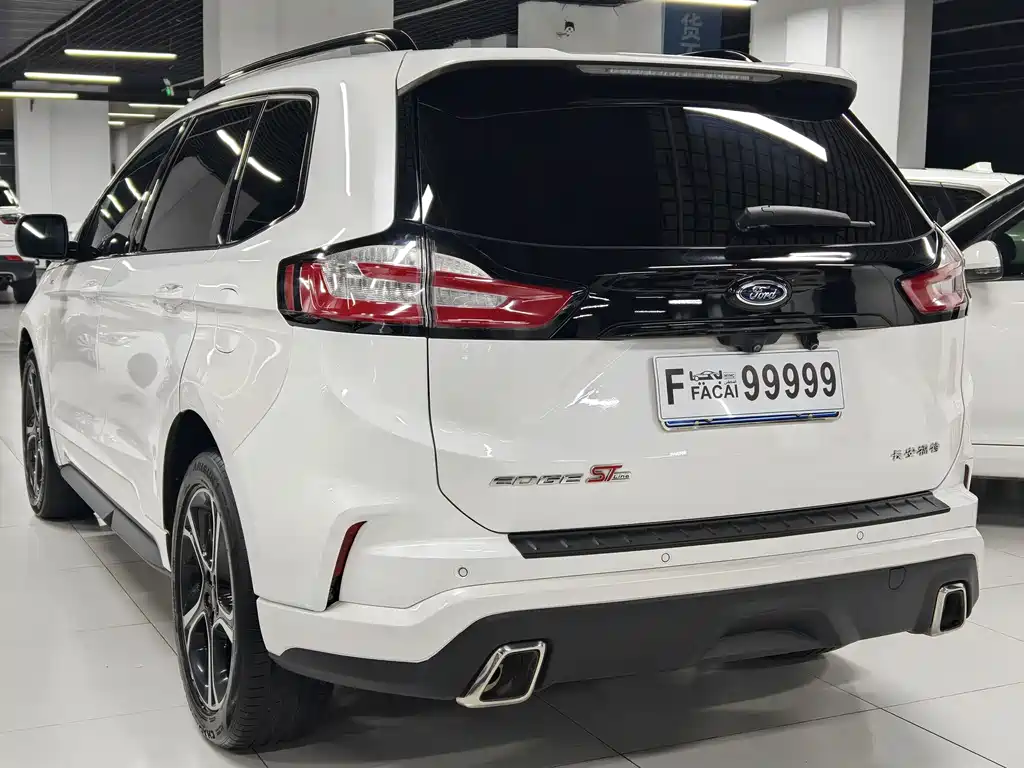 Ford Edge — фото 4