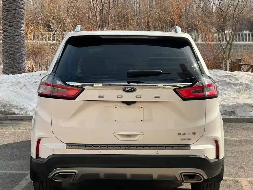 Ford Edge — фото 8